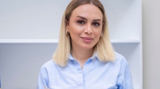 "Ağ maşının üzərinə düşmüşdü, uşaqlar qışqırdı, əri gəldi və..." - Hadisə anının daha bir şahidi 