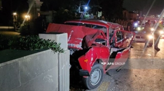 “Jiquli" betona çırpıldı, sürücü öldü    - FOTO
