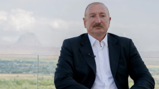 Prezident həmkarını təbrik etdi 
