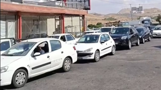 Təbrizdə benzin qıtlığı uzun növbələr yaratdı - VİDEO