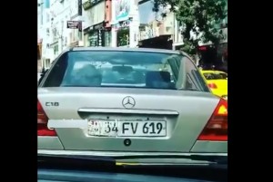 Türk taksi sürücüsünün bu reaksiyası azərbaycanlıları qıcıqlandırdı - VİDEO