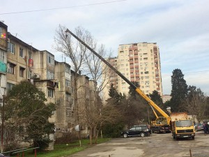 Binaların üstündəki su çənləri götürülür - FOTO