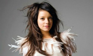 Müğənnidən etiraf: “Təyyarənin tualetində sekslə məşğul olduq”