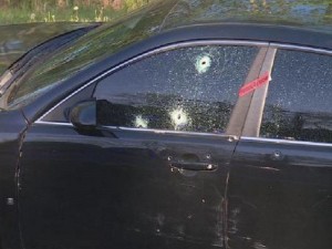 Tanınmış reper avtomobilində güllələndi - FOTO