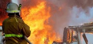 Bakıda ev yandı: 66 yaşlı qadın xilas edilib