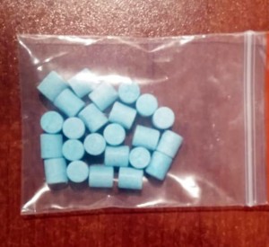 Gömrükçülər iranlının daxili oqranında psixotrop maddə aşkar edib - FOTO