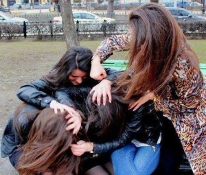 Müəllimlə əlbəyaxa olan direktor işdən çıxarıldı