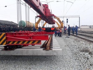 Ucar stansiyasında yeni yoldəyişənlər quraşdırılır - FOTO