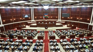 Milli Məclisin iclası başladı 