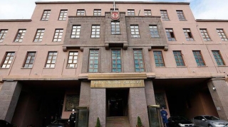 Türkiyə Müdafiə Nazirliyi: "Ermənistan tərəfindən Azərbaycanın yaşayış məntəqələrinin atəşə tutulması hərbi cinayətdir" 
