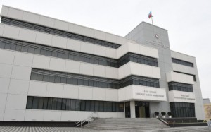 Sabunçu məhkəməsində hakim və prokurora fiziki təzyiq göstərilib