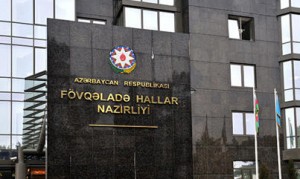 FHN Yasamalda çarpayıdan yıxılan ağırçəkili qadını xilas edib