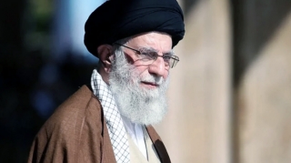 "Моссад" годами следил за Хаменеи через камеры Тегерана 