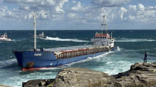 Kocaelidə saya oturan gəminin ekipajı xilas edildi - VİDEO - YENİLƏNİB