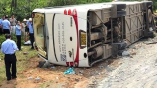 Çində fəhlələri daşıyan avtobus aşıb, 13 nəfər ölüb, 47 nəfər yaralanıb 