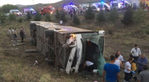 Sərnişin avtobusu qəzaya uğradı: 4 ölü, 18 yaralı - FOTO