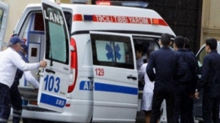 Yeniyetmə 4-cü mərtəbədən yıxıldı - vəziyyəti ağırdır 