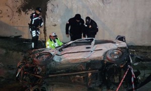 Körpüdən alt yola düşən avtomobil əzik-əzik oldu: 2 nəfər hadisə yerində öldü - FOTO