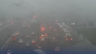 Dumanlı havada bu qaydaları bilsəniz qəzaya düşməzsiniz - VİDEO 