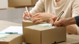 Təyyarə bileti qiymətinə karqo xidməti: ABŞ-yə poçt göndərişləri nə zaman bərpa olunacaq? 