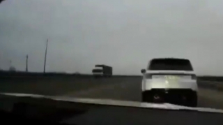 "Range Rover"lə hoqqabazlıq edib yol polisindən qaçan sürücü həbs edildi - VİDEO 