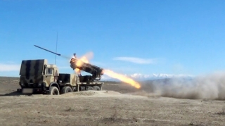Azərbaycan Ordusunda döyüş atışlı təlimlər keçirilir - VİDEO 