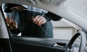 Bakıda Türkiyə vətəndaşının avtomobilindən oğurluq edildi