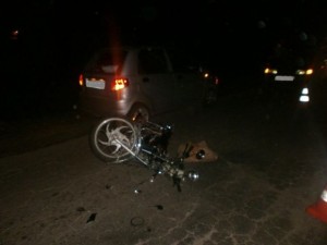 Bakıda moped avtomobillə toqquşdu, 2 nəfər yaralandı