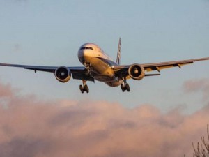 "Lufthansa" sərnişini təyyarəyə gecikdiyinə görə məhkəməyə verib