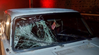 Qaxda bir ailənin üç üzvü qəzaya düşüb