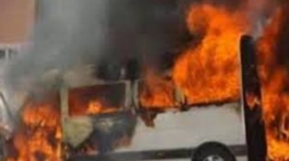 Bakıda sərnişin avtobusu yanıb