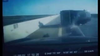 Güzgüyə baxmayan sürücünün ağır sonu: Maşın 2 dəfə aşdı  - VİDEO