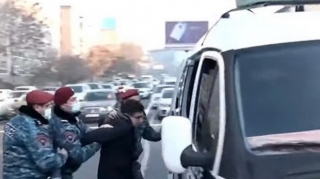 İrəvanda etiraz aksiyası: Saxlanılanlar var  - VİDEO