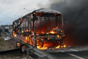 Bakıda sərnişin avtobusu yandı - BNA xəbər yaydı