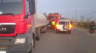 Səngəçalda iki yük avtomobili toqquşub, 1 nəfər xəsarət alıb - VİDEO 