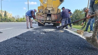 Sumqayıtda yağışın dağıtdığı yollar asfaltlanır - FOTO 
