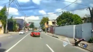 Velosipedçini qəzaya salan avtomobil “Bufer”i  - VİDEO