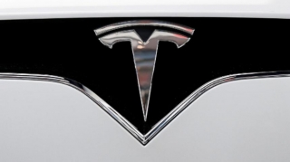 "Tesla" Çində 127 mindən çox avtomobili geri çağırır 