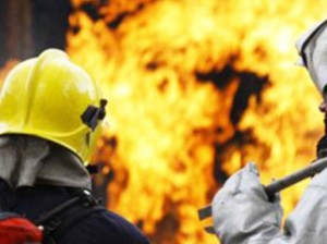 Şirvan şəhərində avtomobil təmiri sexi yanıb