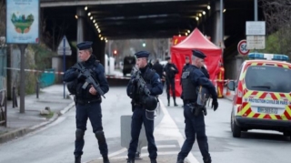 Fransada dini şüarlar səsləndirən sürücü güllələnib 