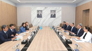 Nazir Qazaxıstanın Prezident Administrasiyası rəhbərinin müavini ilə görüşdü - FOTO