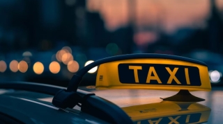 Qadın sərnişin taksi sürücüsünə: gecəni mənimlə keçir, 100 dollar al – VATSAP YAZIŞMASI  - FOTO