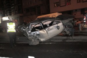 Polisdən qaçan sürücü avtomobilini körpüdən aşırdı – FOTO + VİDEO