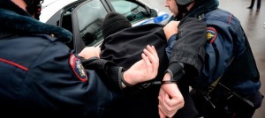 Axtarılırdı, Baş polis idarəsinin qarşısında ələ keçdi