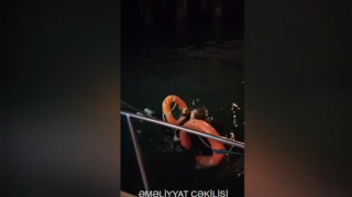 Ağ Şəhər Bulvarında dənizdə batan şəxs xilas edildi - VİDEO 