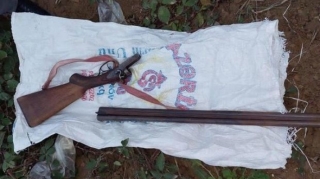 В Губе на обочине дороги обнаружена двустволка  - ФОТО