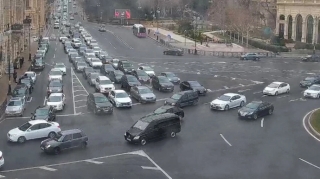 На каких улицах Баку 5 марта наблюдаются транспортные заторы? - ФОТО