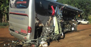 Avtobus 6 nəqliyyat vasitəsi ilə toqquşdu: 10 ölü, 51 yaralı - VİDEO