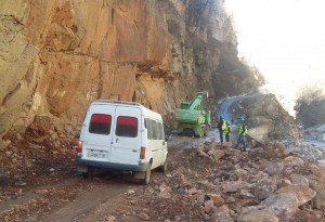 İranda yolda uçqun olub: 1 ölü, 3 yaralı