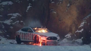 Təmirinə elə qiymət dedilər ki, maşını partlatdı - VİDEO 